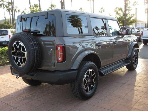 Marsh Gray 2026 Ford Bronco Outer Banks