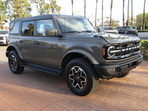 Marsh Gray 2026 Ford Bronco Outer Banks