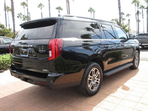 Agate Black Metallic 2025 Ford Expedition Max Active 4x2