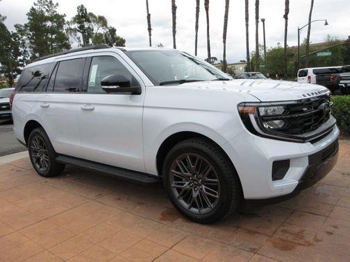 Space Silver Metallic 2026 Ford Expedition Platinum