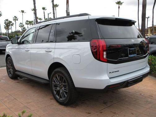 Space Silver Metallic 2026 Ford Expedition Platinum