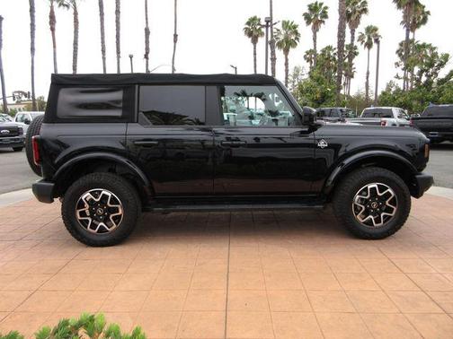 Shadow Black 2022 Ford Bronco Outer Banks