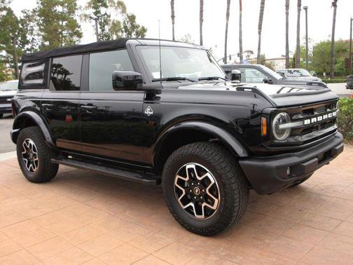 Shadow Black 2022 Ford Bronco Outer Banks