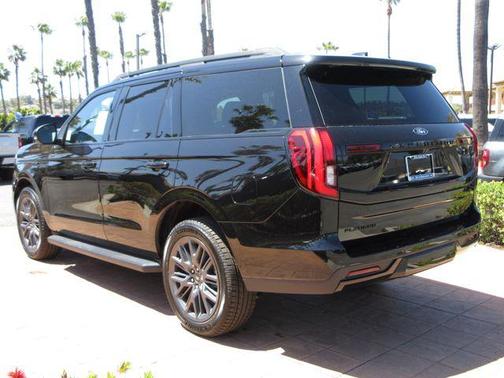 Agate Black Metallic 2026 Ford Expedition Platinum