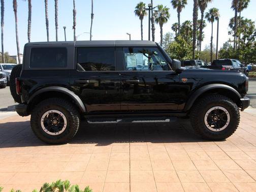 Shadow Black 2026 Ford Bronco Badlands