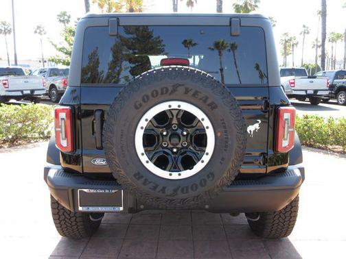 Shadow Black 2026 Ford Bronco Badlands