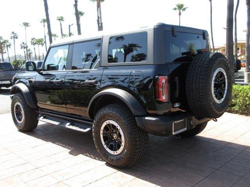 Shadow Black 2026 Ford Bronco Badlands