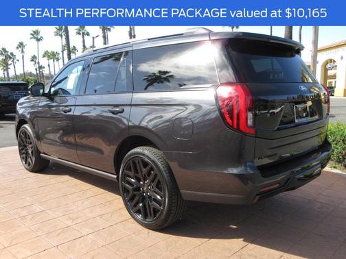 Dark Matter Gray Metallic 2027 Ford Expedition Platinum