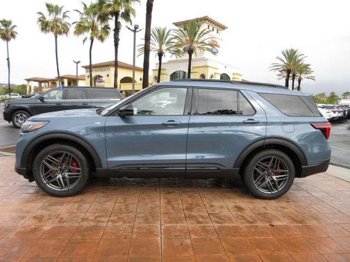 Vapor Blue Metallic 2026 Ford Explorer ST-Line