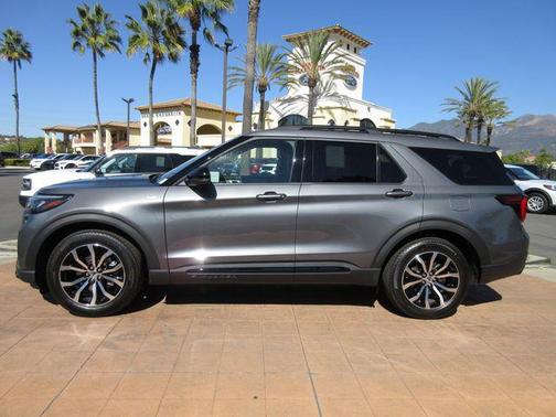 Carbonized Gray Metallic 2026 Ford Explorer ST-Line