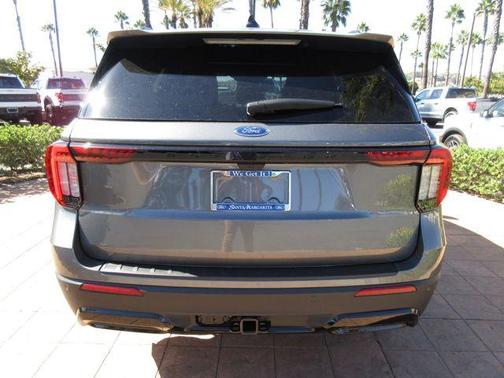 Carbonized Gray Metallic 2026 Ford Explorer ST-Line