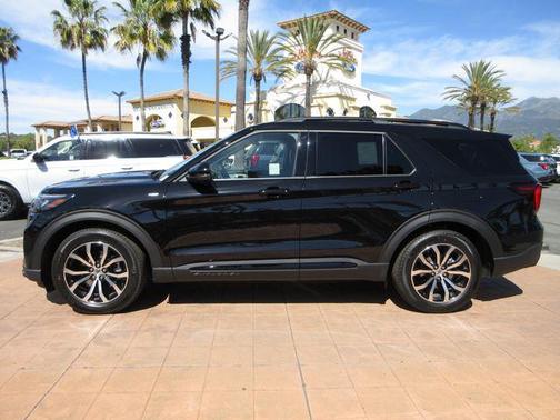 Agate Black Metallic 2026 Ford Explorer ST-Line