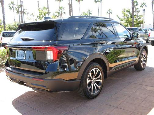 Agate Black Metallic 2026 Ford Explorer ST-Line