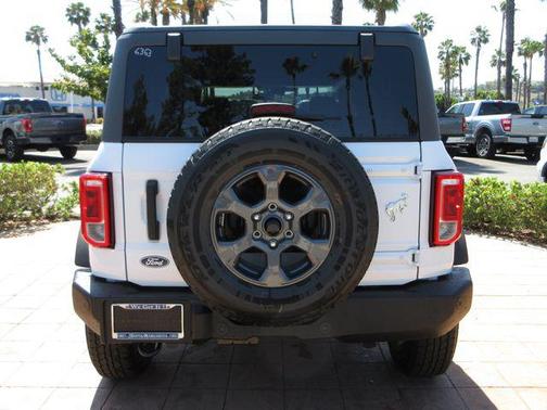 Oxford White 2026 Ford Bronco Big Bend