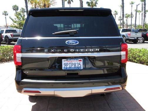Agate Black Metallic 2024 Ford Expedition XLT