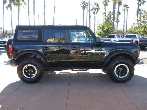 2022 Ford Bronco BLACK DIAMOND