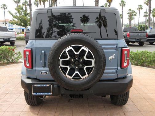 Azure Gray Metallic 2024 Ford Bronco Outer Banks