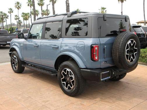 Azure Gray Metallic 2024 Ford Bronco Outer Banks