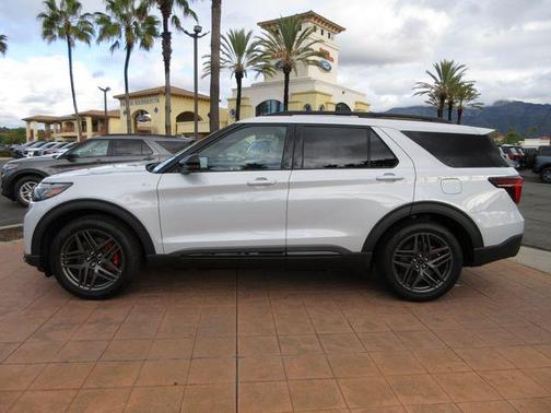 Space White Metallic 2026 Ford Explorer ST-Line