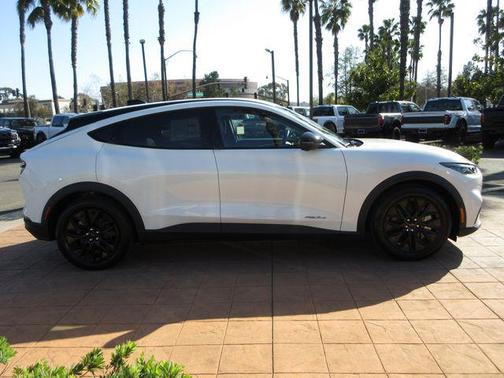 Star White Metallic Tri-Coat 2026 Ford Mustang Mach-E Select