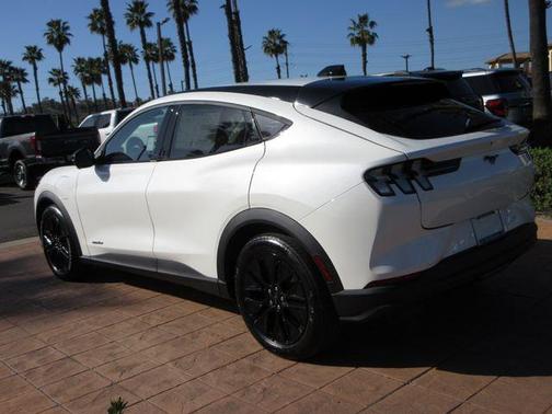 Star White Metallic Tri-Coat 2026 Ford Mustang Mach-E Select