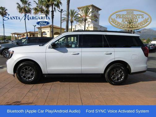 Space Silver Metallic 2025 Ford Expedition Active