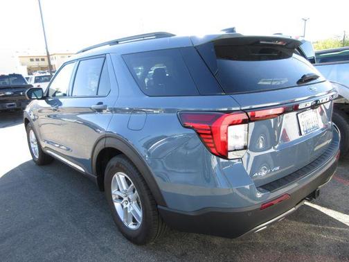 Vapor Blue Metallic 2025 Ford Explorer Active