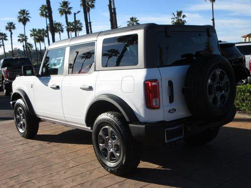 Oxford White 2026 Ford Bronco Big Bend