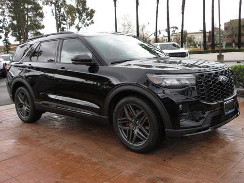 Agate Black Metallic 2026 Ford Explorer ST