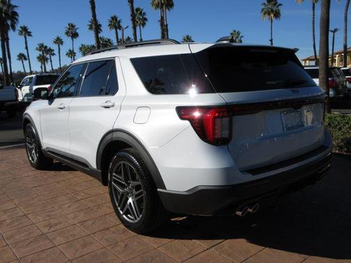 Space White Metallic 2026 Ford Explorer ST