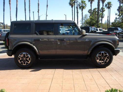 Marsh Gray 2026 Ford Bronco Outer Banks