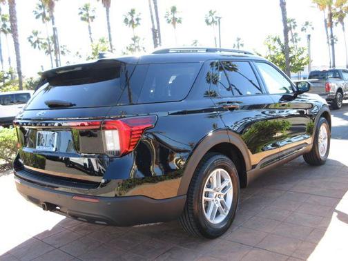 Agate Black Metallic 2026 Ford Explorer Active