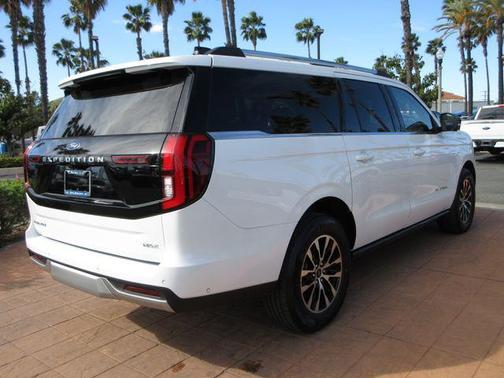 Oxford White 2025 Ford Expedition Max Platinum