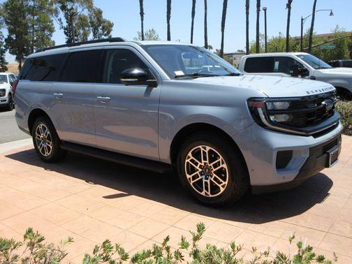 Glacier Gray Metallic TriCoat 2025 Ford Expedition Max Active 4x4