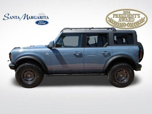 Azure Gray Metallic Tri-Coat 2024 Ford Bronco Outer Banks
