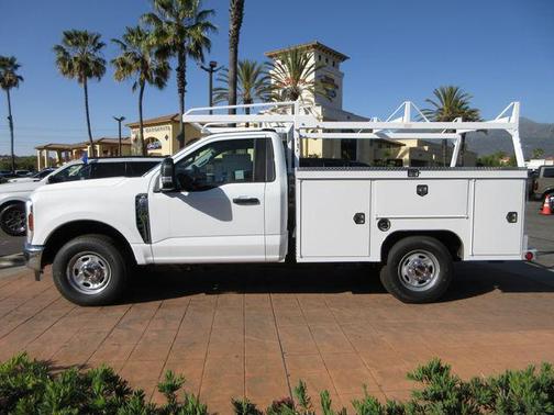 Oxford White 2026 Ford F-250 XL