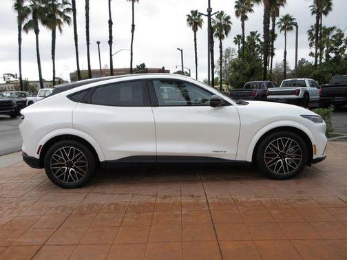 Star White Metallic Tri-Coat 2026 Ford Mustang Mach-E Premium