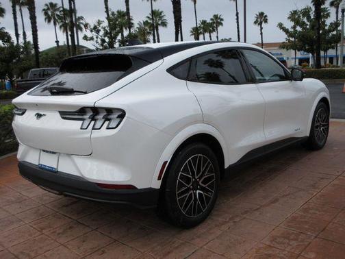 Star White Metallic Tri-Coat 2026 Ford Mustang Mach-E Premium