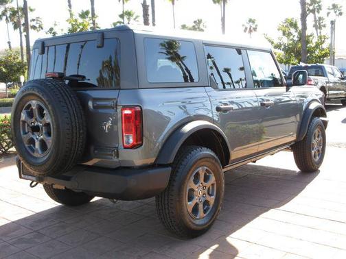 Carbonized Gray Metallic 2026 Ford Bronco Big Bend