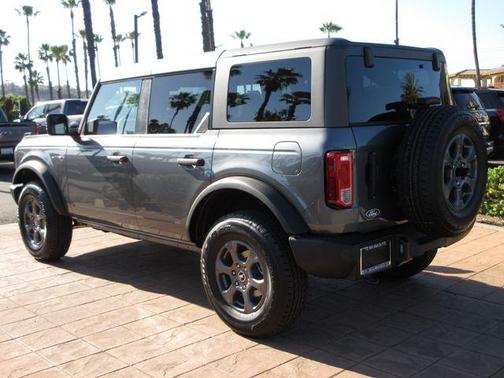 Carbonized Gray Metallic 2026 Ford Bronco Big Bend