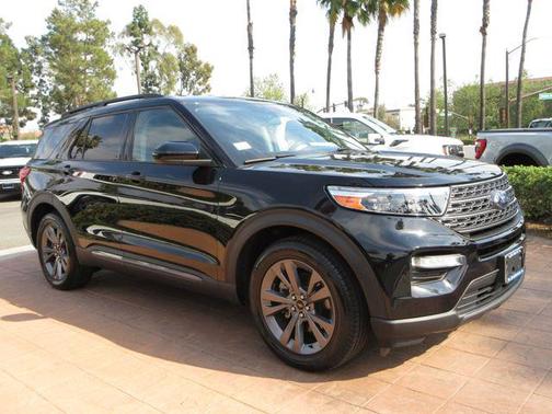 Agate Black Metallic 2023 Ford Explorer XLT
