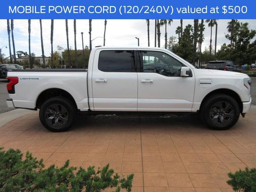 Star White Metallic Tri-Coat 2023 Ford F-150 Lightning LARIAT