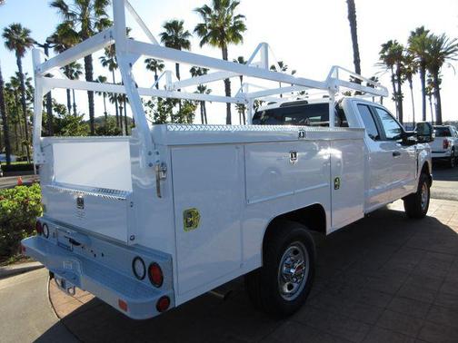 Oxford White 2026 Ford F-350 XL