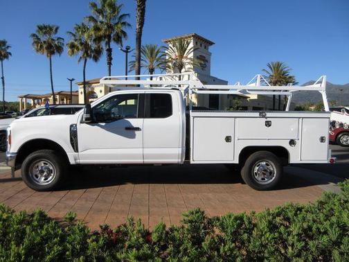 Oxford White 2026 Ford F-350 XL