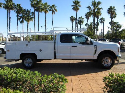 Oxford White 2026 Ford F-350 XL