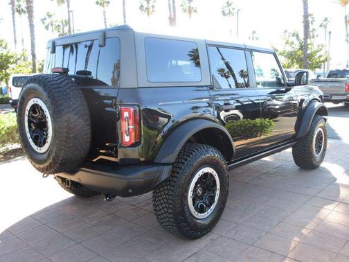 Shadow Black 2023 Ford Bronco Badlands