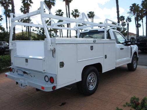 Oxford White 2026 Ford F-350 XL