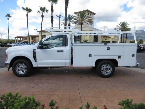 Oxford White 2026 Ford F-350 XL