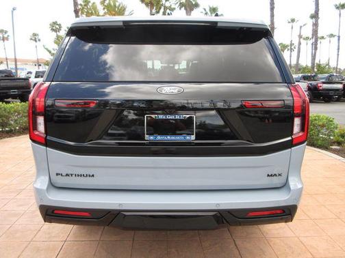 Glacier Gray Metallic Tri-Coat 2026 Ford Expedition Max Platinum