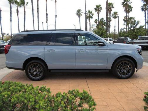 Glacier Gray Metallic Tri-Coat 2026 Ford Expedition Max Platinum